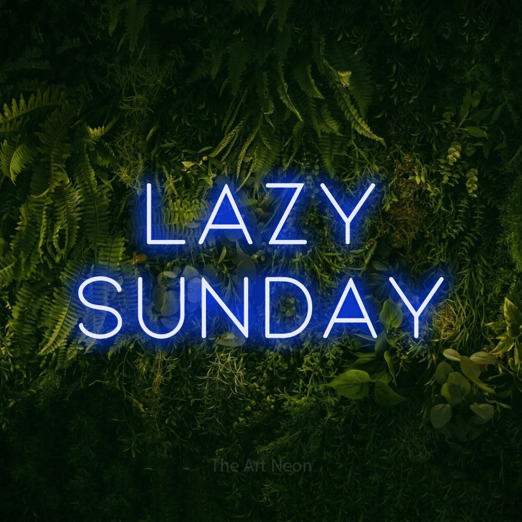Enseigne néon à DEL à lumière bleue, affichant « Lazy Sunday » sur un mur vert couvert de mousse, pour décorer une chambre