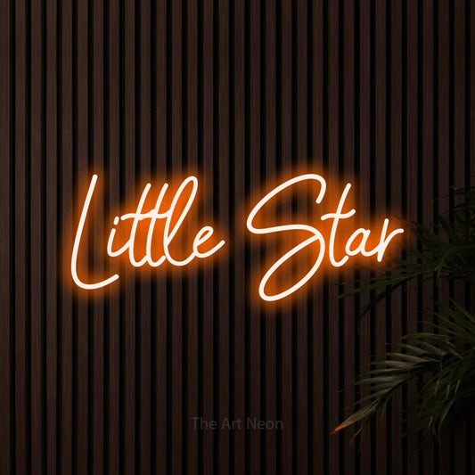 Enseigne néon à DEL à lumière orange, de style manuscrit, affichant « Little Star » sur des lattes de bois foncé, pour décorer une chambre de bébé