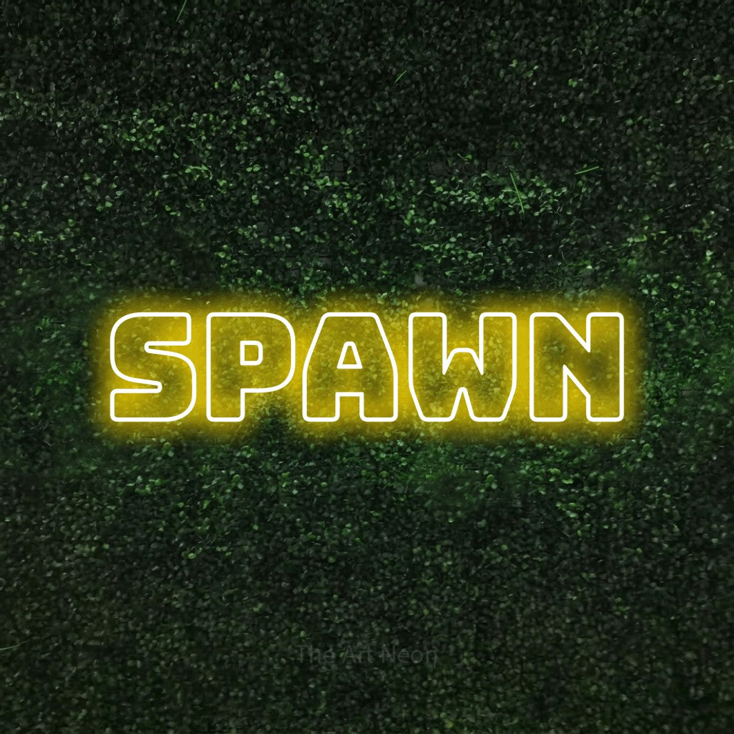 Enseigne néon à DEL à lumière jaune, de style contour, affichant « Spawn » sur un mur texturé de mousse verte, pour décorer une salle de jeu