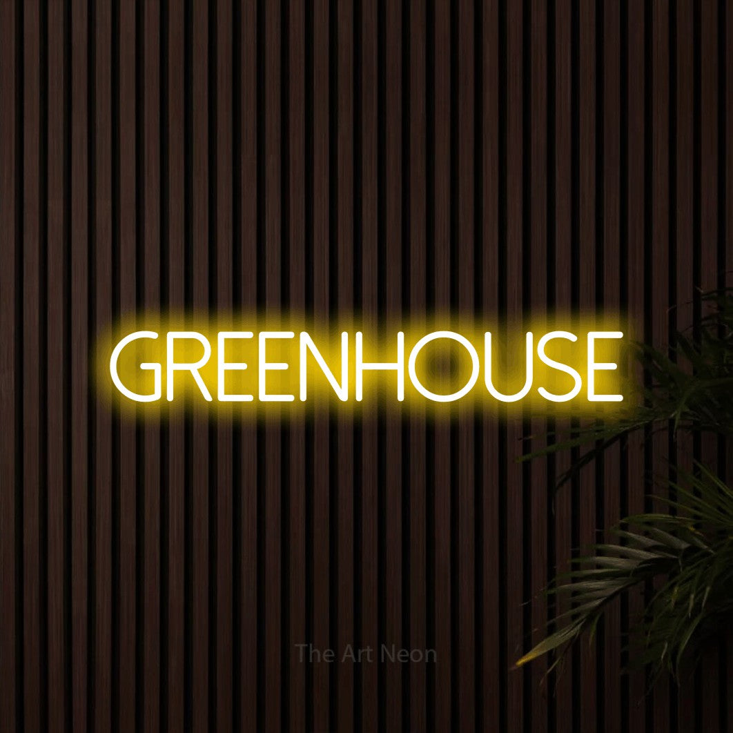 Enseigne néon à DEL à lumière jaune, affichant « Greenhouse » sur des lattes de bois foncé