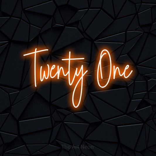 Enseigne néon à DEL à lumière orange, de style manuscrit, affichant « Twenty One » sur un mur noir à facettes, pour décorer une fête