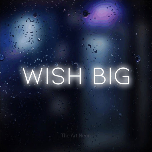 Enseigne néon à DEL à lumière blanche froide, affichant « Wish Big » sur un arrière-plan bokeh bleu foncé, pour décorer une fête