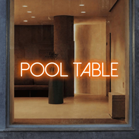Enseigne néon à DEL à lumière orange, affichant « Pool Table » dans un intérieur moderne et chaleureux, pour décorer un bar