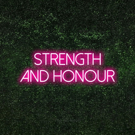 Enseigne néon à DEL à lumière rose vif, affichant « Strength and Honour » sur un mur texturé de mousse verte, pour décorer une salle d’entraînement
