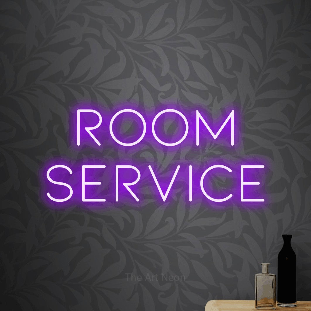 Enseigne néon à DEL à lumière violette, affichant « Room Service » sur un papier peint floral gris pâle, pour décorer un hôtel