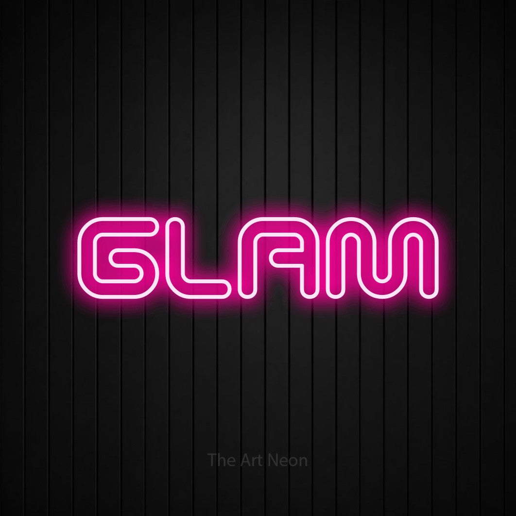 Lettrage en néon LED « Glam » en rose vif, en lettres futuristes à double trait, présenté sur un mur de lattes verticales noires, pour un salon de beauté.