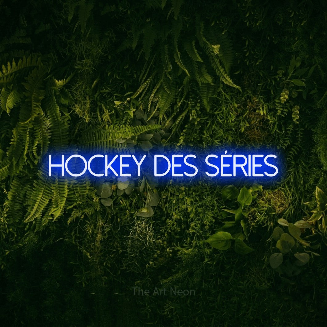 “Hockey des séries” LED neon sign in blue, with thin sans-serif lettering, shown against a dark moss and forest backdrop.